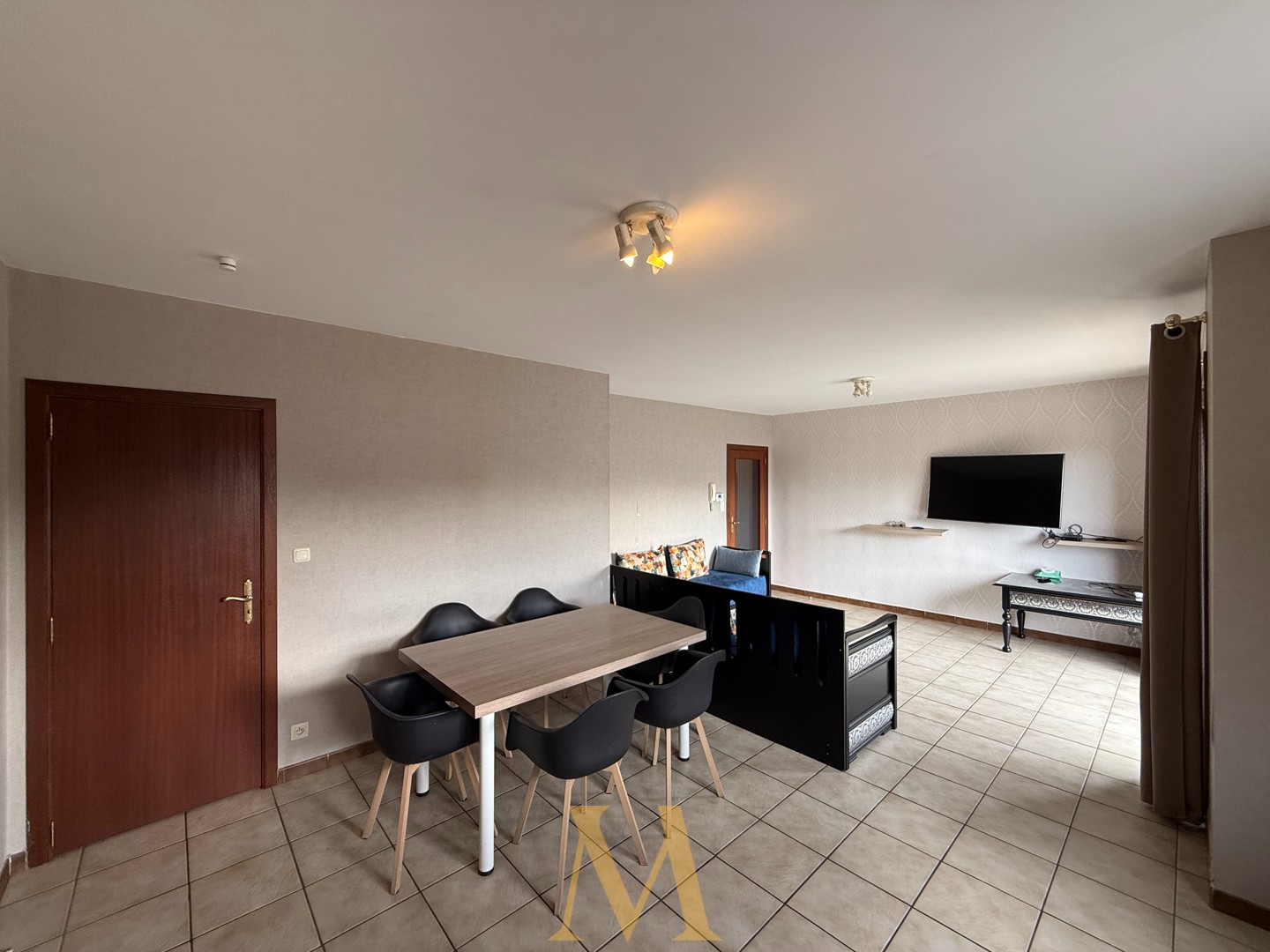 Lichtrijk 2-slaapkamerappartement met kelderberging en garage - foto 4