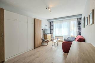 Cozy and sunny studio for sale in the center of Middelkerke, close to shops, public transport and the sea. The studio is located on the second floor in Residence Providence. It has an entrance hall, living area, kitchen and bathroom with toilet. There is also the presence of a communal bicycle shed.<br />Gentstraat 10 in Middelkerke.<br /><br />Layout:<br />- entrance hall (4m²)<br />- living room (14m²)<br />- kitchen (5m²)<br />- bathroom with toilet (4m²)<br /><br />Pluses:<br />- near the center, dike and sea<br />- quiet residence<br />- bike storage<br />- renewed facade<br /><br />Are you looking for a ready-to-move-in studio for sale in Middelkerke. Don't hesitate to contact us for a visit!<br /><br />Register of measures: pending