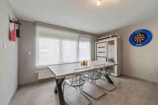 Op zoek naar een uitstekend gelegen woning met garage in Beveren? Stop met zoeken, dit is je kans.Deze instapklare woning ligt op een toplocatie...