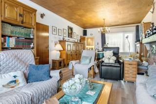 Perfect onderhouden woning met ruime garage en bijgebouw! Belangrijkste troeven:- Verrassend veel ruimte (280m2)!- Uitstekend onderhouden- Mooi...