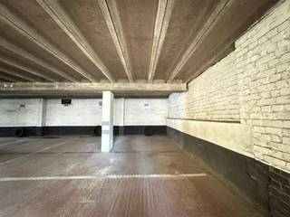 Gunstig gelegen staanplaats in historische stadskern van Oostende - afgesloten garagecomplex "Ostend David Langestraat" met badge - 4° verdieping...