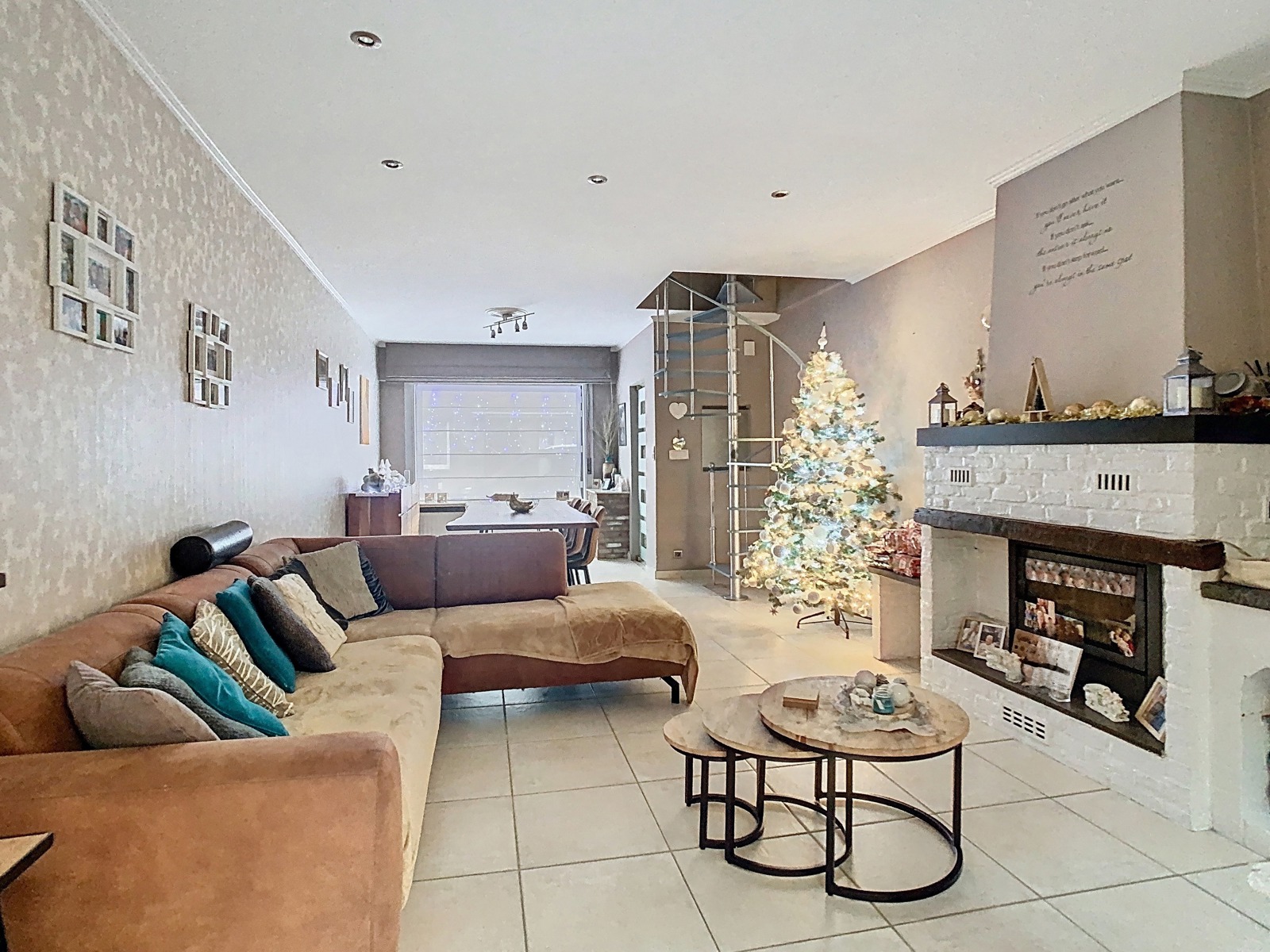 Zéér ruime gezinswoning met 6 SLPK én garage! - foto 1