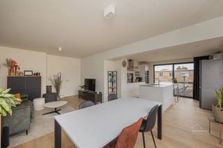 Spacious apartment with terrace and parking space in EdegemWelcome to this stylishly finished apartment of 104 m², located in a quiet and small...