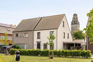 TOPPER! Recente mooi afgewerkte PASTORIJWONING met 4 SLK, CARPORT en TUIN! Afgewerkt met KWALITATIEVE MATERIALEN! Rustig doch centraal gelegen...