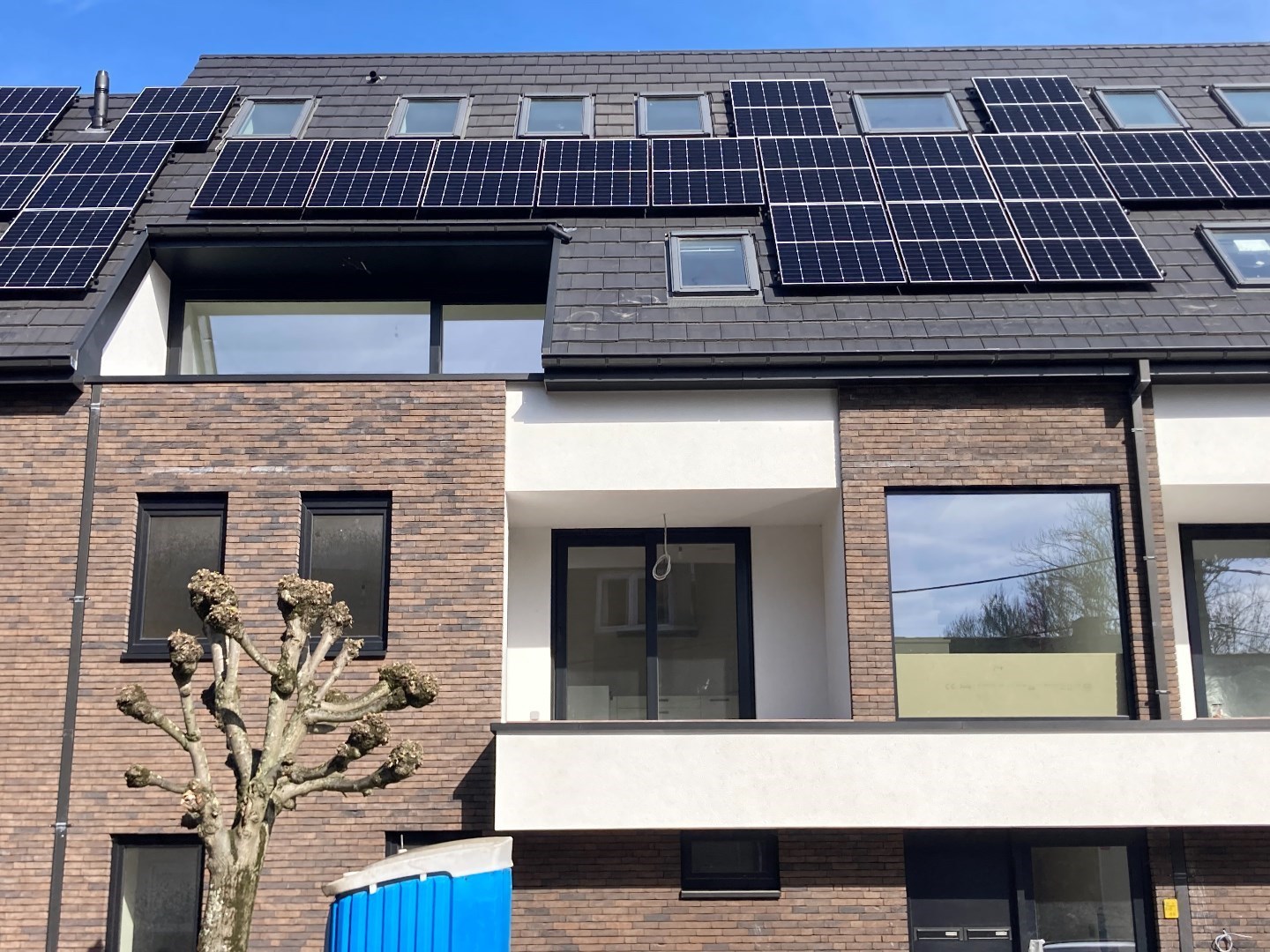 Energiezuinig nieuwbouw duplexappartement met zonnig terras in het hart van Beervelde. - foto 1