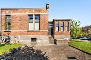 Ideaal gelegen nabij alle voorzieningen, in een rustige en centrale omgeving in het hart van de stad Doornik, bestaat deze prachtige...