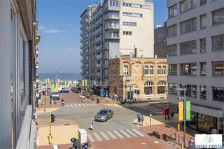 Dit 2-slaapkamerappartement bevindt zich op de tweede verdieping van de residente Providence, vlakbij de Zeedijk en de winkels en op wandelafstand...