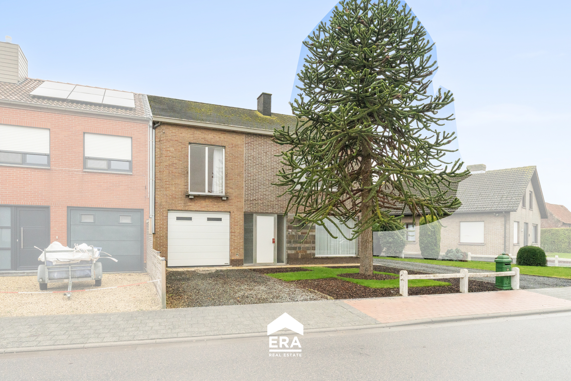 Gezinswoning met 4 ruime slaapkamers en 2 garages - foto 2