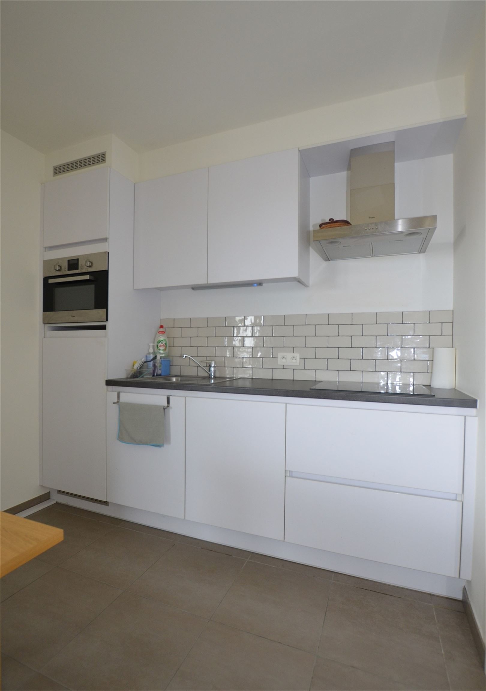 Lichtrijk appartement met weids zicht nabij het centrum - foto 5