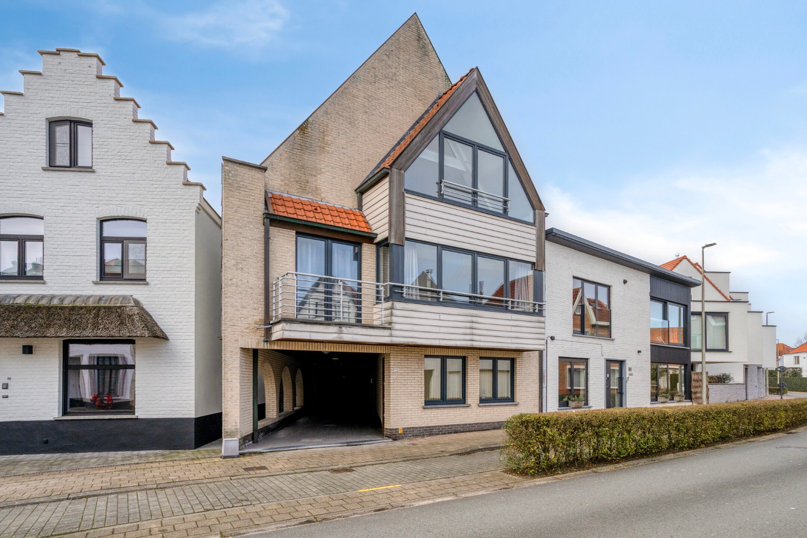 Opbrengsteigendom met 3 instapklare appartementen in oud Knokke - photo 1