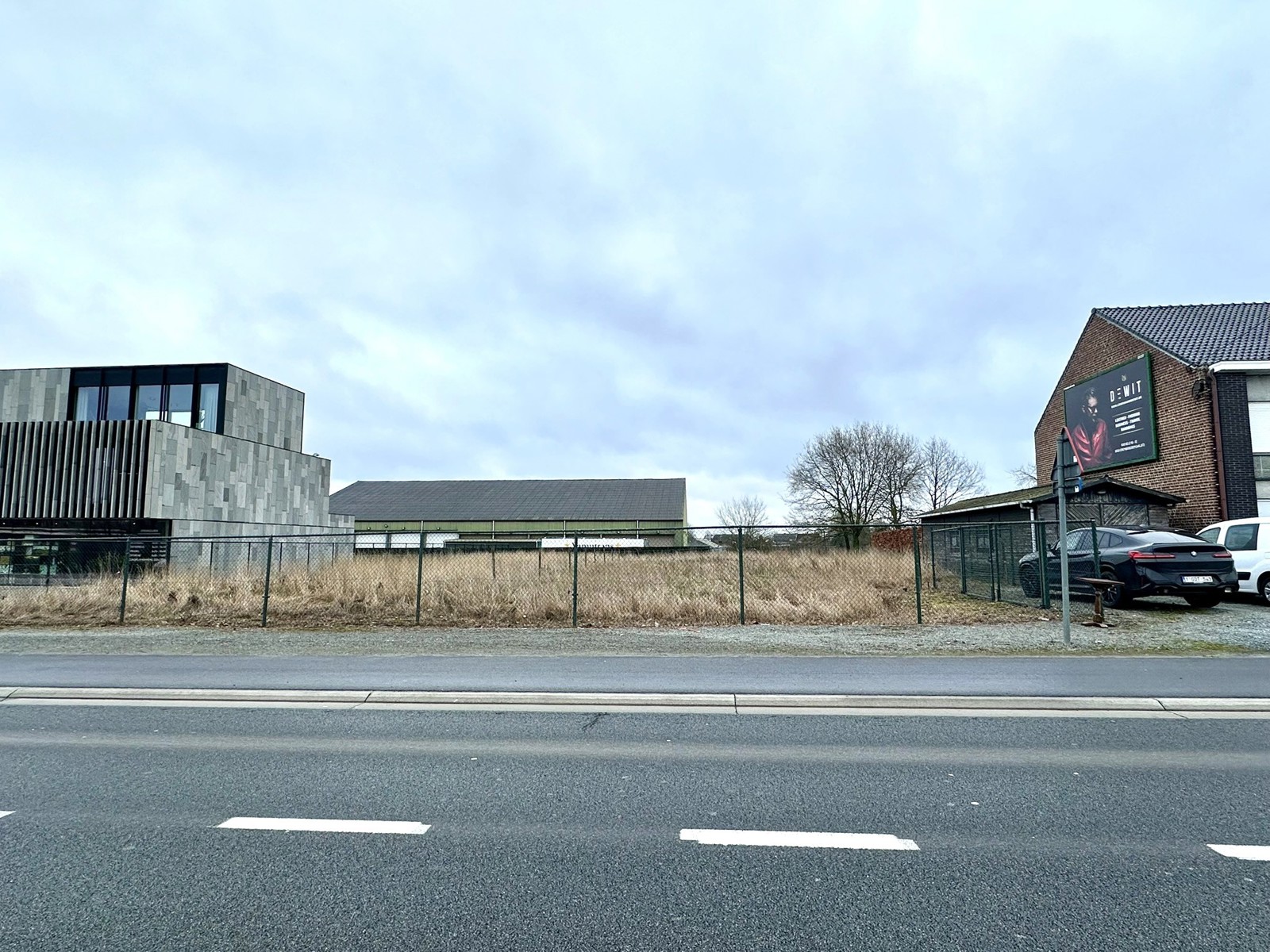 Centraal gelegen bouwgrond voor open bebouwing op 10are 90ca - foto 5