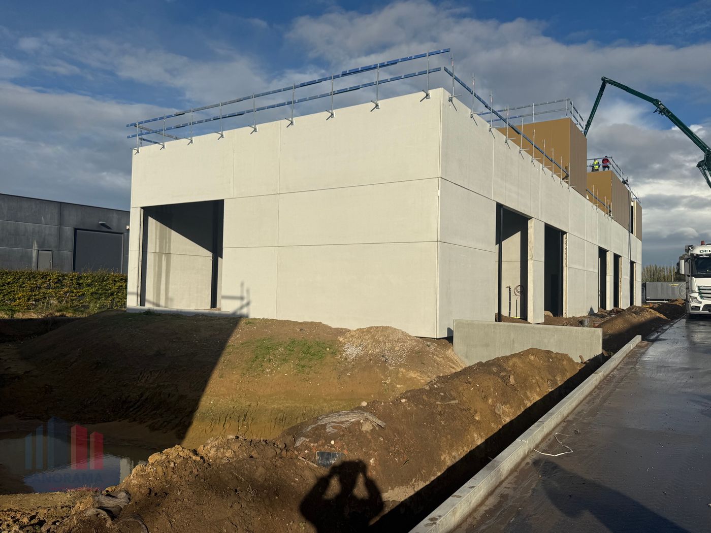 Nieuwbouw KMO-unit van 164 m²  nabij de E403 - photo 1