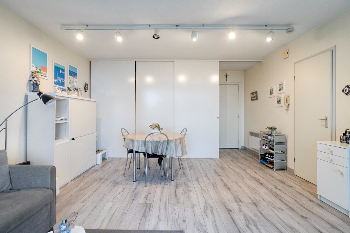 Studio prêt à emménager avec large terrasse et vue frontale sur mer - photo 4