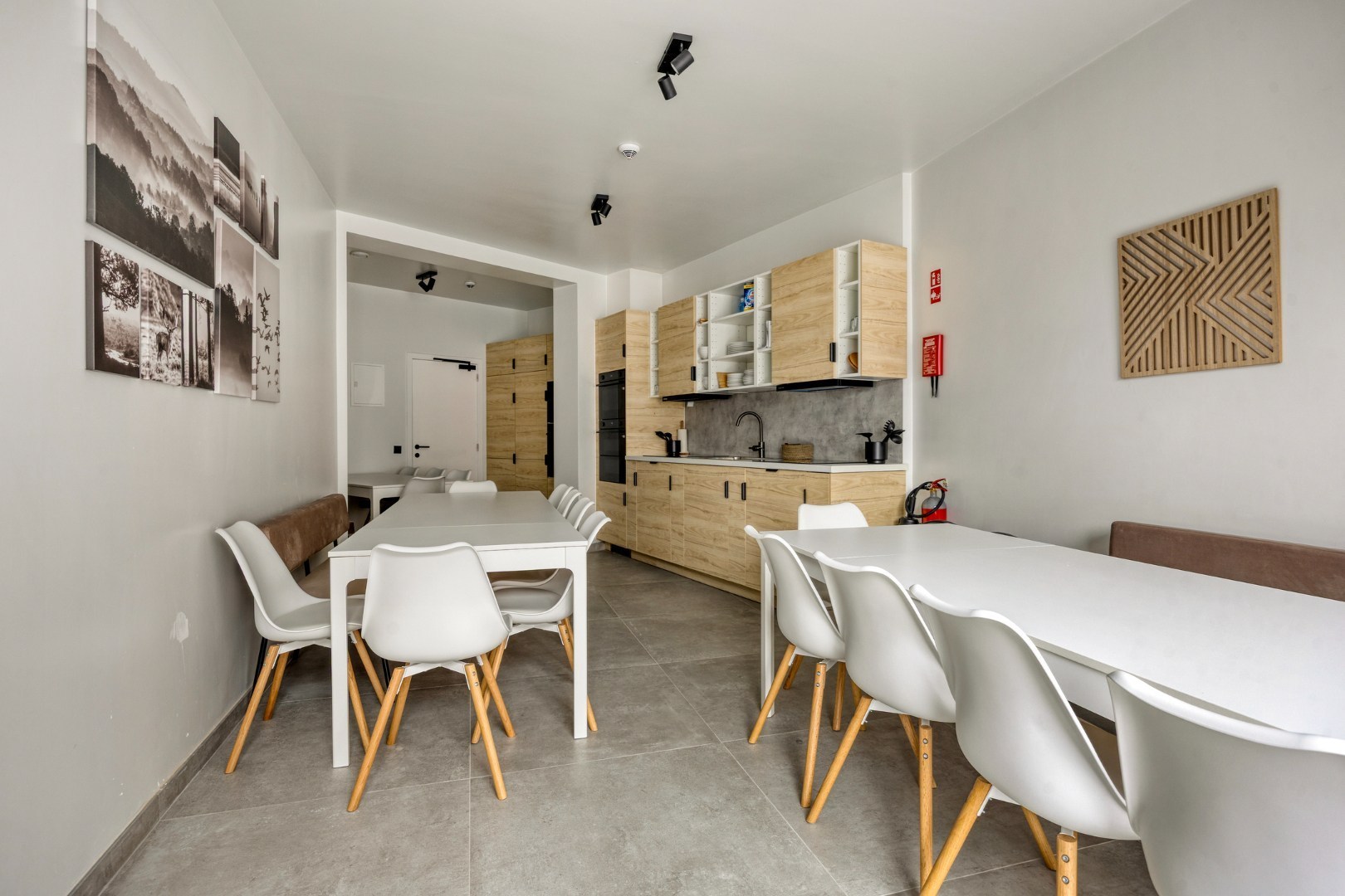Volledig gerenoveerde en gemeubelde studentenkamers met privé-sanitair. - foto 4