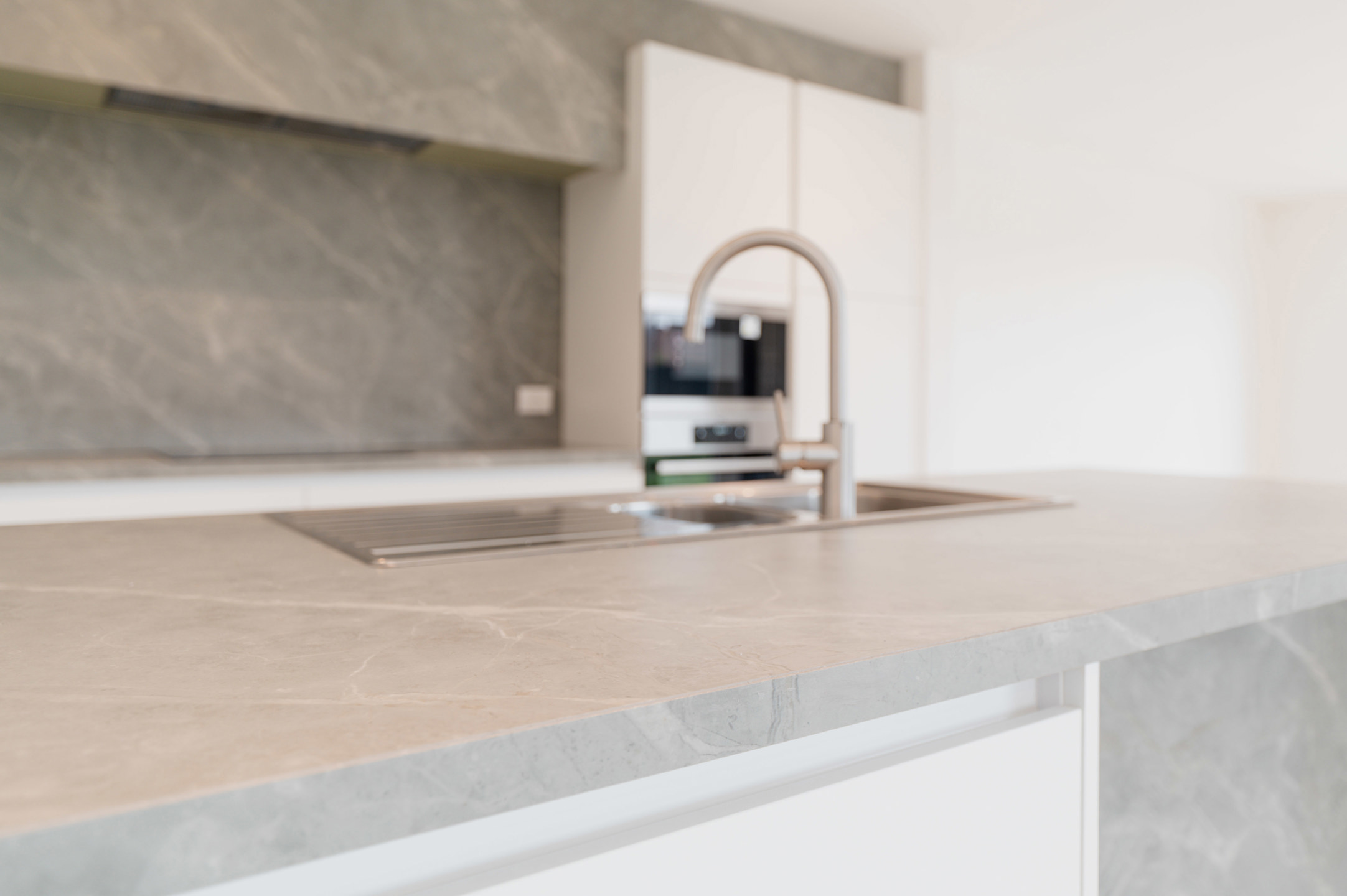 Halfopen moderne woning met zonnige tuin - foto 5