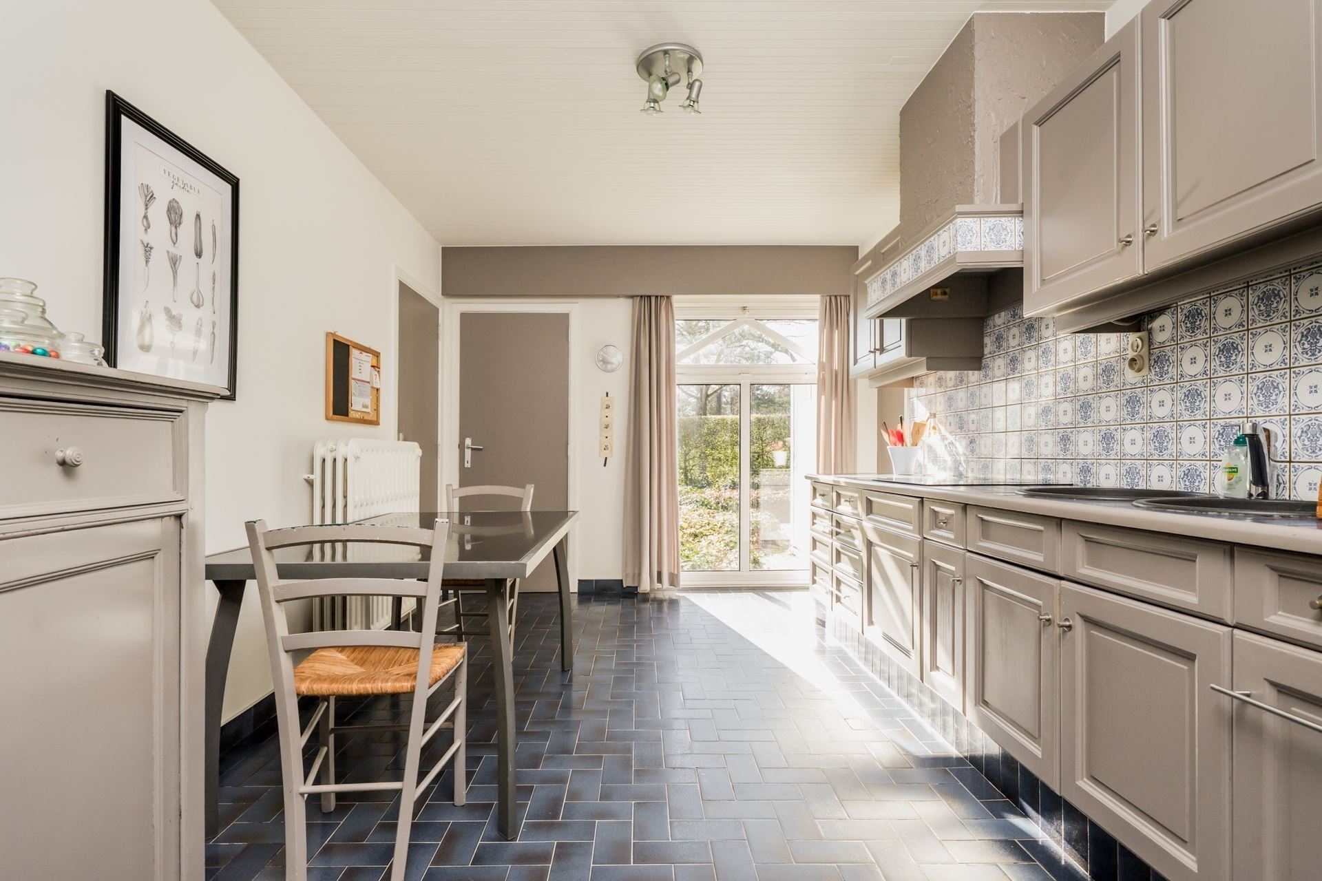 Laagbouwvilla met 4 slpks en garage! - foto 3