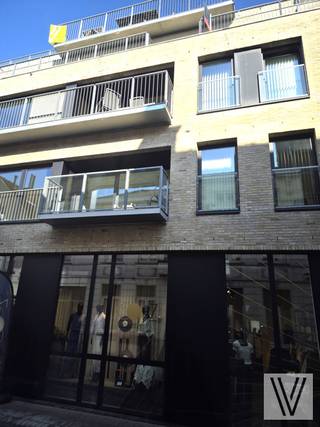 Prachtig appartement op de 4de (bovenste) verdieping met lift (bouwjaar 2015) met terras (30 m²), garage, autostaanplaats en kelderberging.3Bij het...