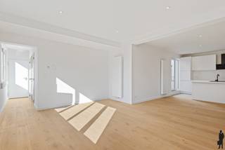 Volledig gerenoveerde opbrengsteigendomEen prachtig gebouw dat volledig is gerenoveerd in 2024 met hoogwaardige materialen. Dit stijlvolle pand biedt...