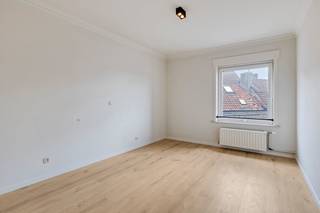 This charming apartment in Bruges, completely renovated in 2022, is now for sale and offers an ideal combination of modern comfort and a green...