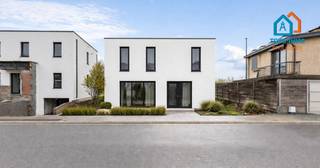 Voor meer informatie of een bezoek, bel 02/532.22.57 - Pamel (Roosdaal): In een rustige en groene straat, biedt Topo-Immo u deze strategisch...