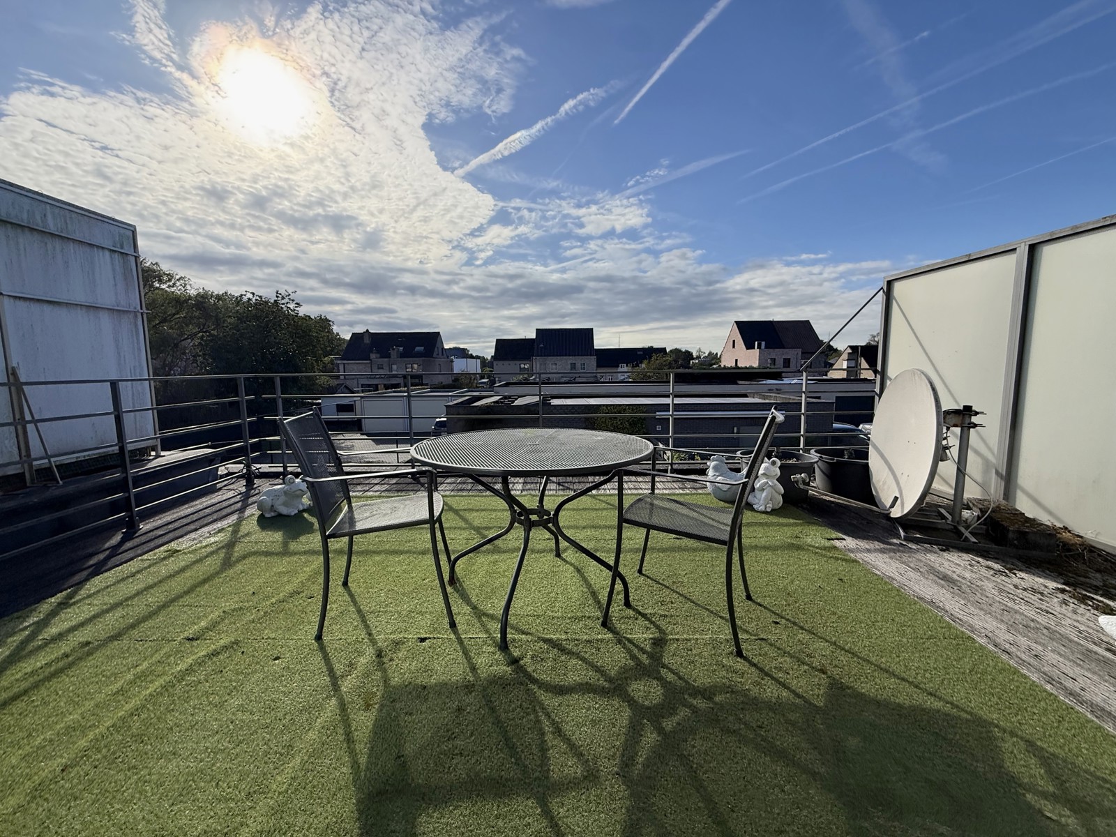 Knap afgewerkt appartement met zonnig terras en ruime garagebox - foto 5