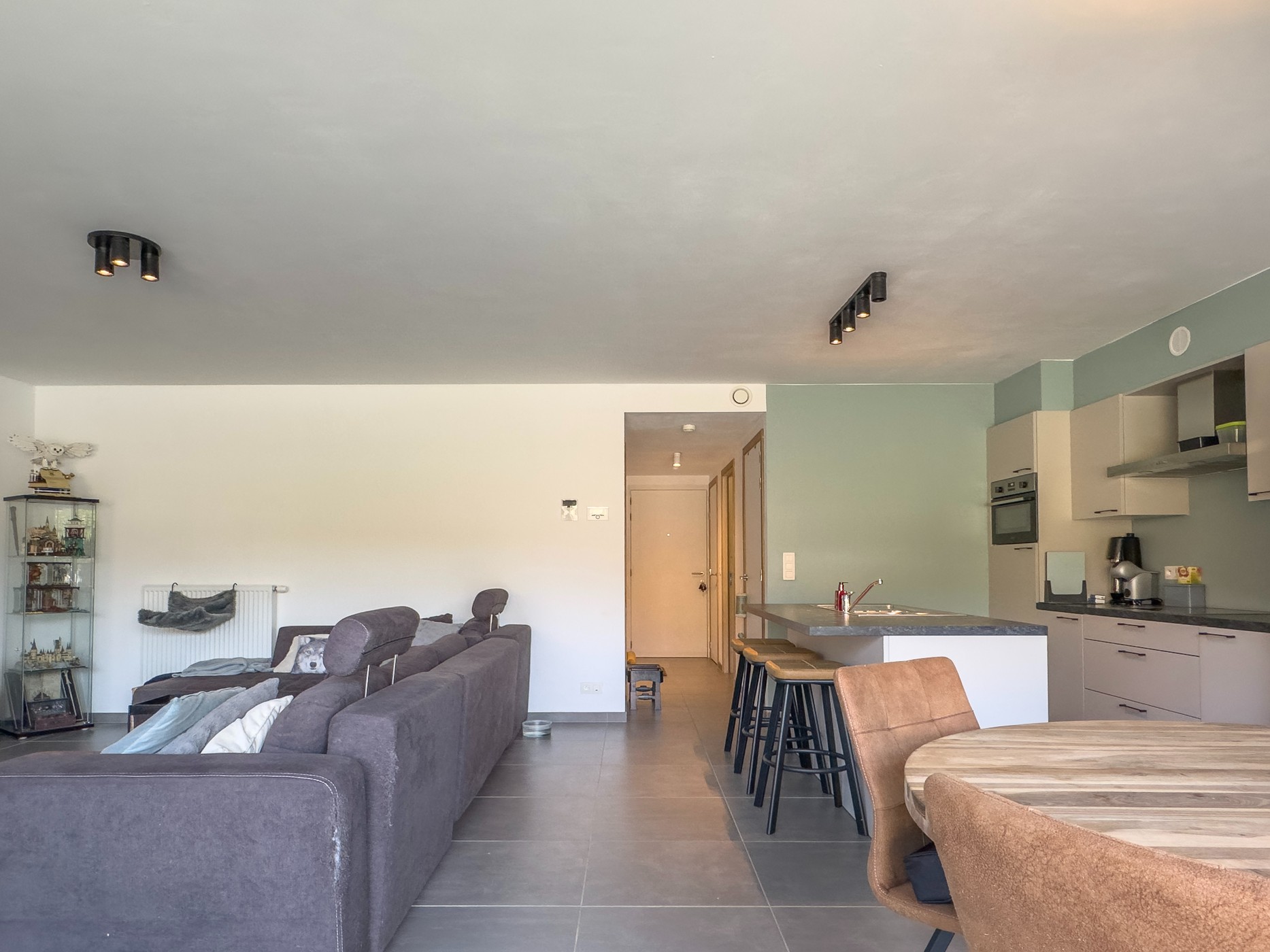 IN OPTIE! Modern éénslaapkamer appartement met berging en autostaanplaats te Wetteren! - photo 4