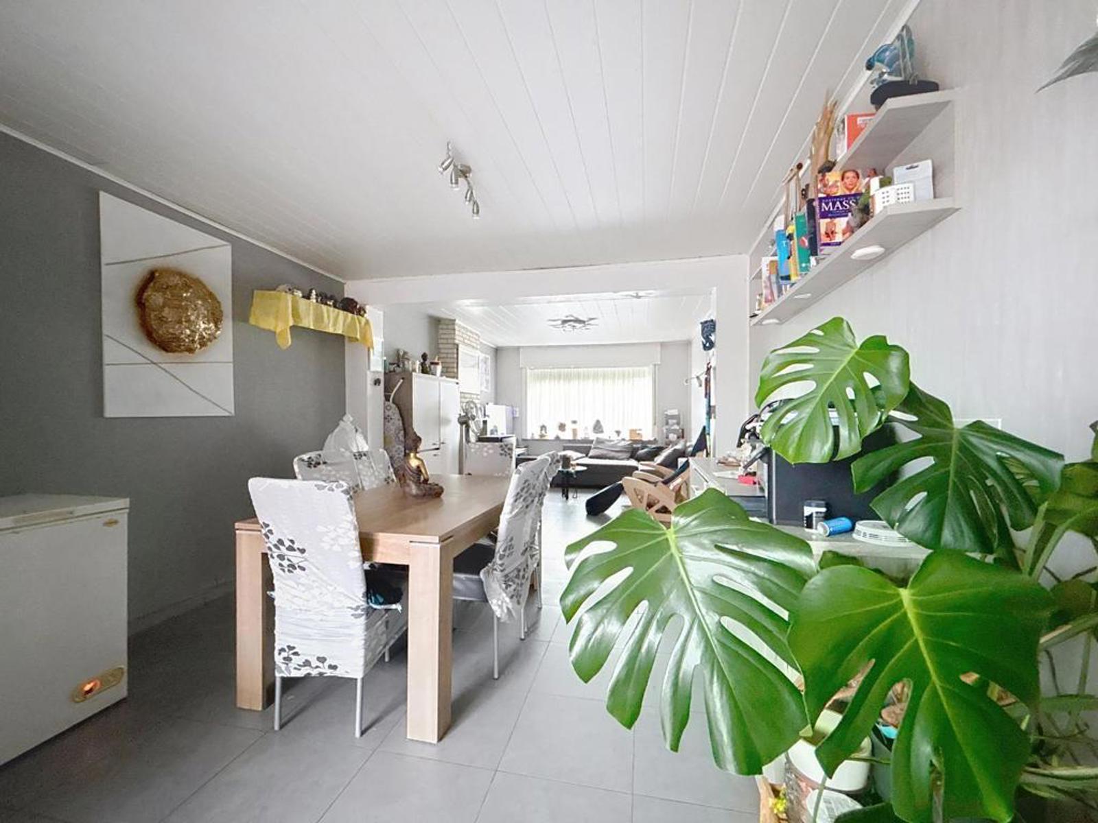 Halfopen woning met 3 slaapkamers en zonnepanelen - foto 3