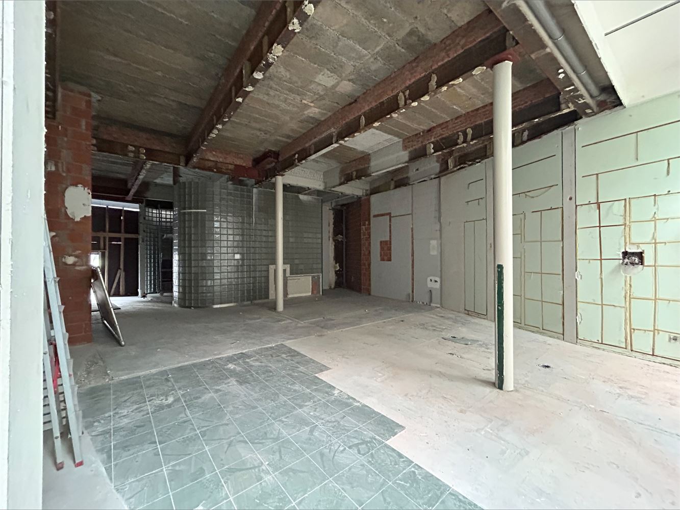 Handelsruimte te huur op toplocatie in hartje Hasselt - foto 4