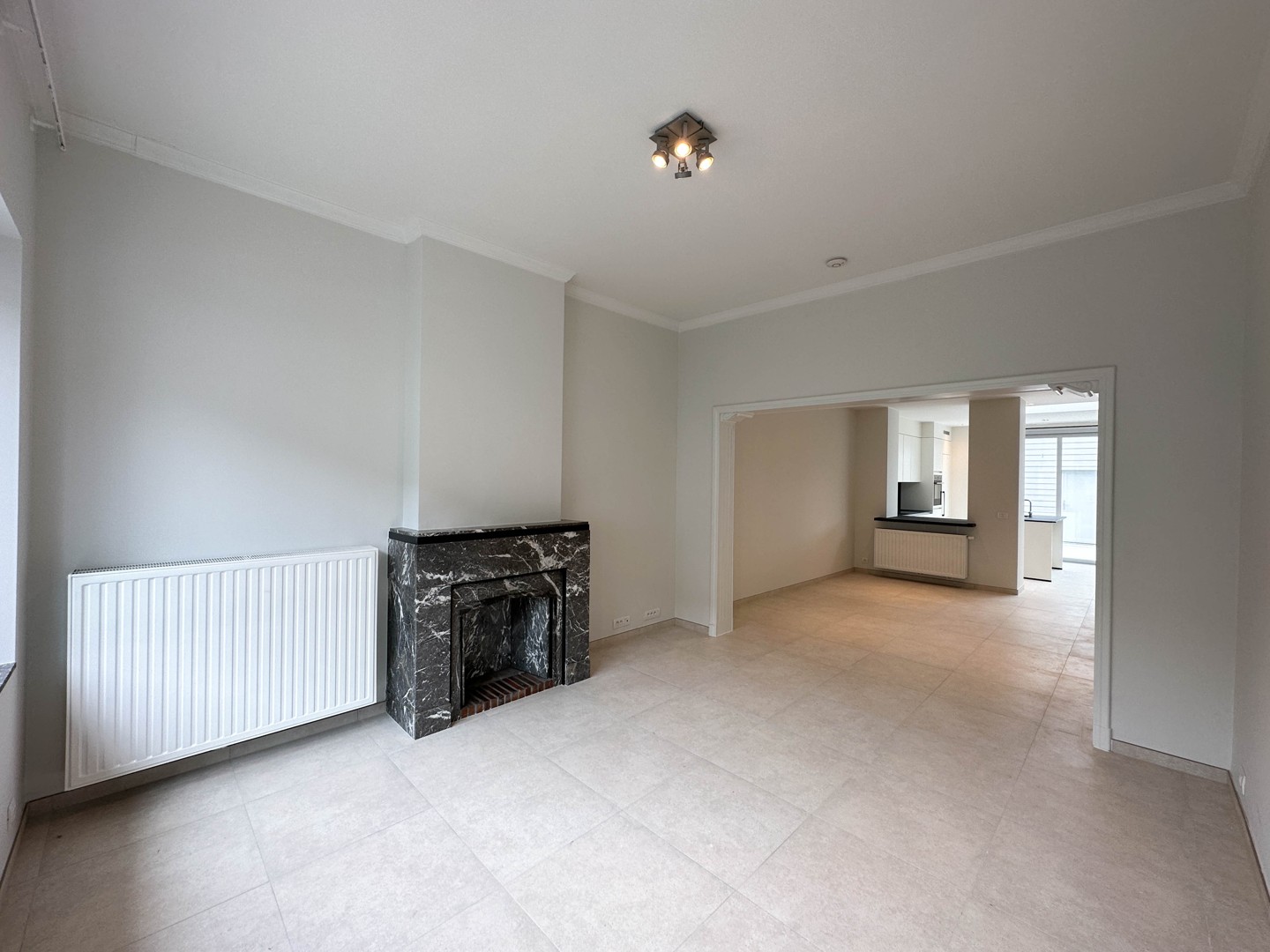 Kwalitatief afgewerkte woning met 3 slaapkamers, terras &amp; tuin te Beveren (Roeselare)! - foto 2