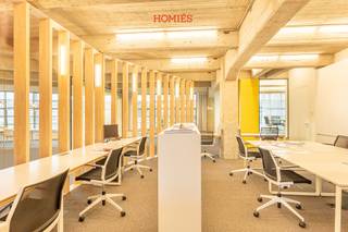 Maak kennis met deze prachtige exclusieve kantoorruimte van maar liefst 305 m2 in de voormalige Henkelfabriek. De site is gelegen in het centrum...