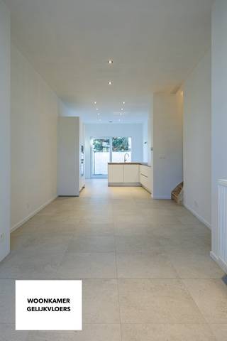 Deze volledig gerenoveerde & super energiezuinige eengezinswoning is gelegen op een centrale, maar bovenal rustige ligging in een...