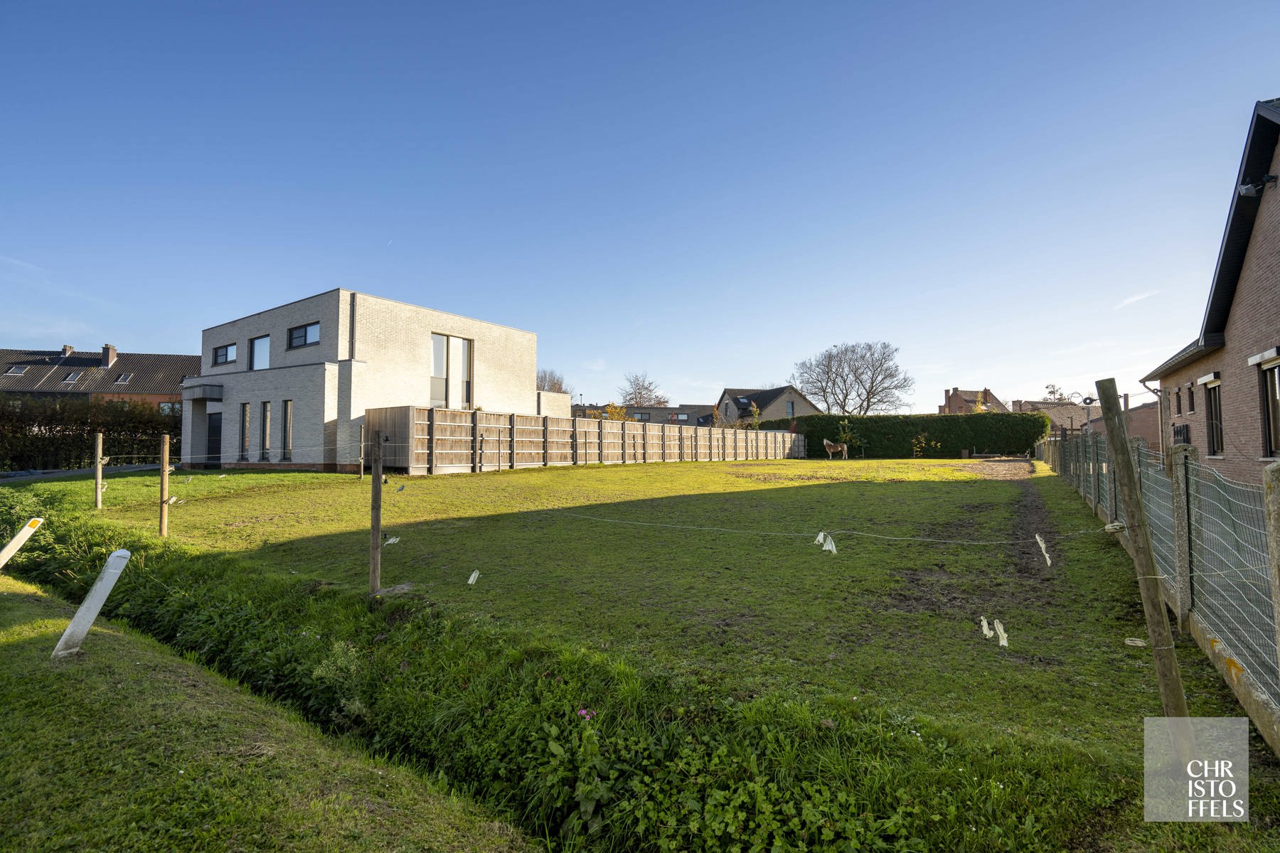 Bouwperceel van 10a 03ca voor open bebouwing op een gunstige locatie! - foto 3