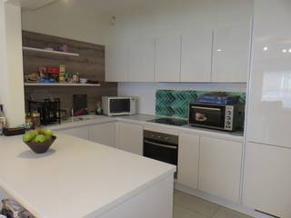 Ruim appartement op 1ste verdieping in het centrum van Boom. Lift in het gebouw. Inkom- en nachthal met apart toilet en kleine berging met plaats...