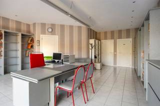 Riante villa voor vrij beroep of kantoor met woonstIn het hart van de idyllische Vlaamse Ardennen, gemeente Volkegem, bevindt zich deze uitzonderlijk...