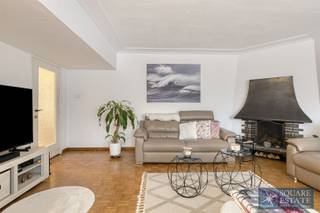 <p><span>Square Estate presenteert u dit prachtige appartement, ideaal gelegen in Brussel op de grens met Wemmel, dicht bij alle voorzieningen.</span></p><p><span> </span></p><p><span>Dit appartement met 3 slaapkamers is als volgt ingedeeld: een prachtige inkomhal die uitkomt op twee kleedkamers, een ruime woonkamer, 3 slaapkamers, een badkamer met plaats voor de wasmachine, een apart toilet en een terras. </span></p><p><span> </span></p><p><span>Mis deze kans niet om dit appartement met zijn vele voordelen te kopen!</span></p><p><span> </span></p><p><span>Het appartement heeft een uitstekende ligging en bereikbaarheid, een EPC D en een conform elektriciteit attest!</span></p><p><span> </span></p><p><span>Voor meer informatie of om een bezoek te plannen, kunt u contact met ons opnemen op 02/460.42.01 of ca@square-estate.be. </span></p>