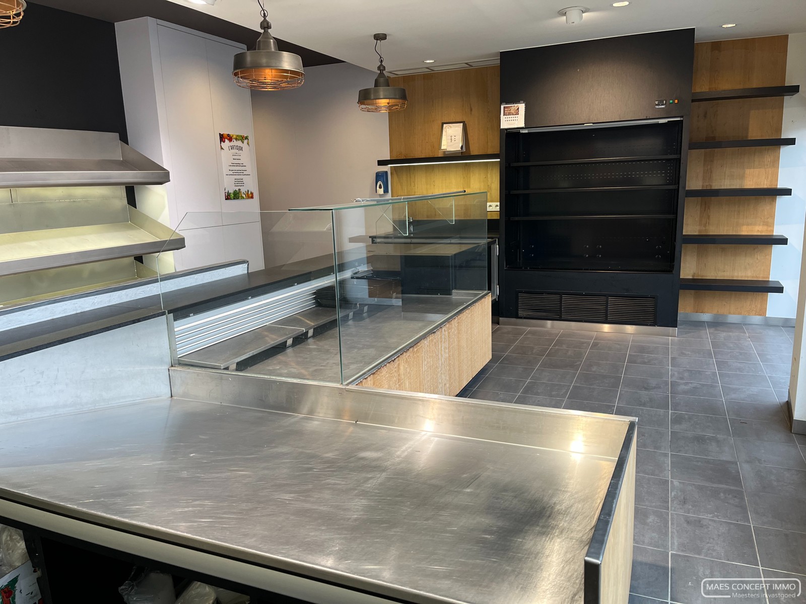 Centraal gelegen handelspand te huur in Anzegem langs drukke invalsweg - photo 4