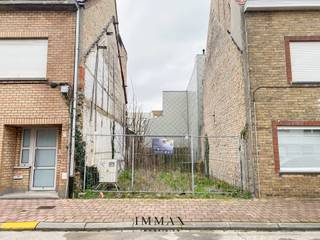 In het hart van Heist bieden wij deze bouwgrond aan die volledig voorbereid is en meteen klaar voor de start van uw bouwproject. Alle...