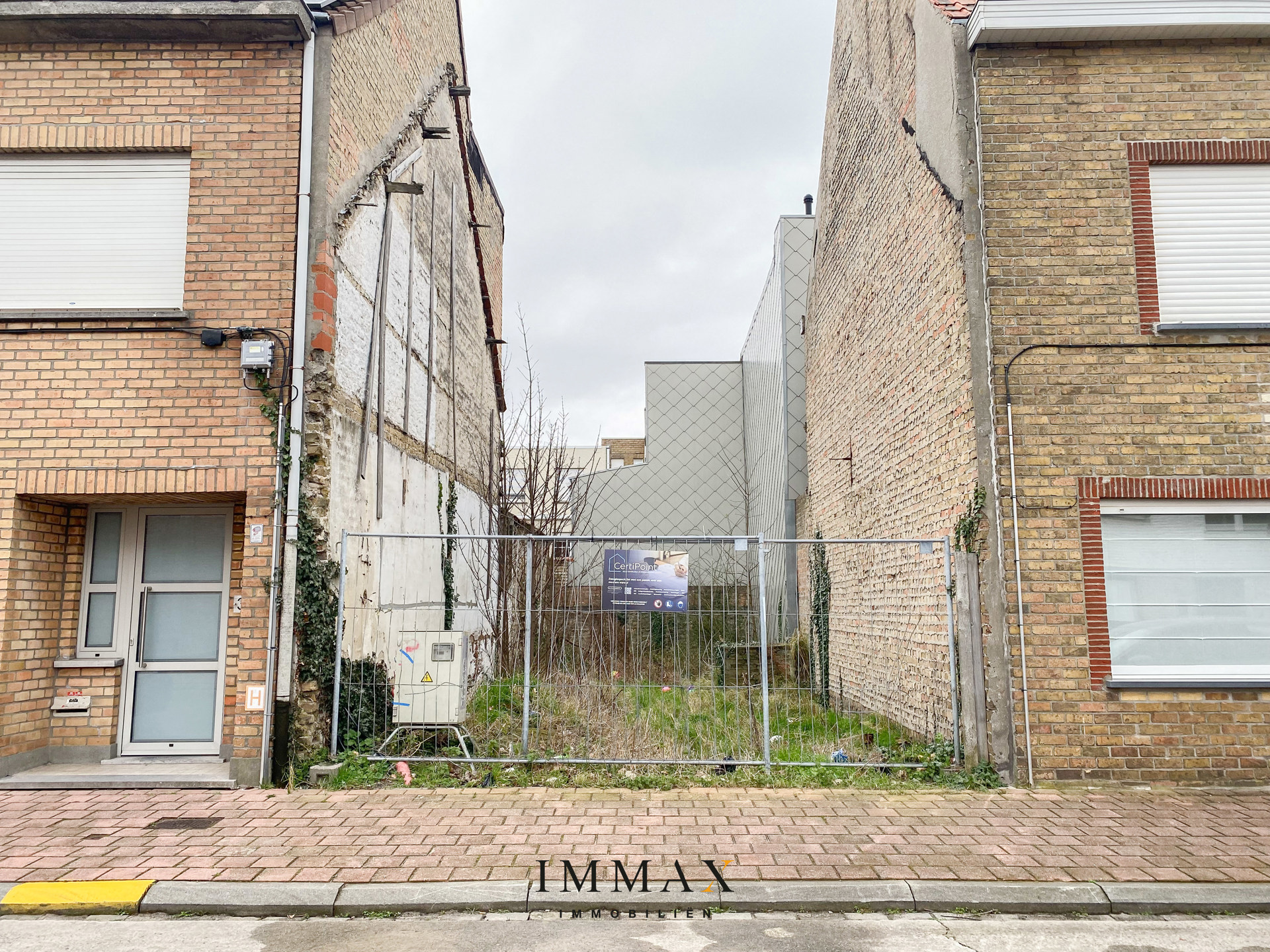 Bouwgrond voor het bouwen van eengezinswoning gelegen vlakbij het station van Heist - foto 1