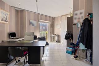 Riante villa voor vrij beroep of kantoor met woonstIn het hart van de idyllische Vlaamse Ardennen, gemeente Volkegem, bevindt zich deze uitzonderlijk...