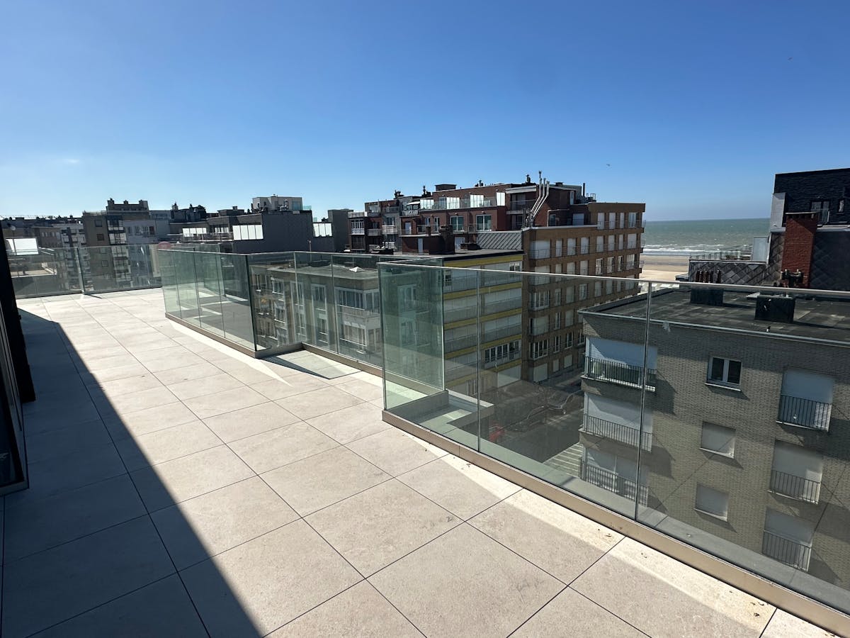 Exclusieve penthouse met 3 slaapkamers en frontaal zeezicht! - foto 4