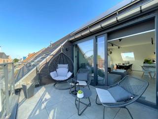 Centraal gelegen, energiezuinig appartement; Indeling: inkom via traphal naar de tweede verdieping; Hal met apart toilet; Wasberging met kastruimte;...