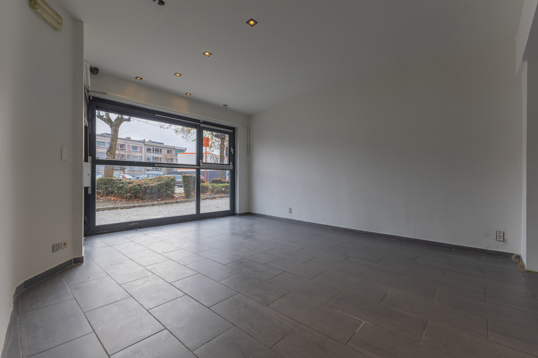 Commercieel gelijkvloers met duplex in centrum Halle - foto 5