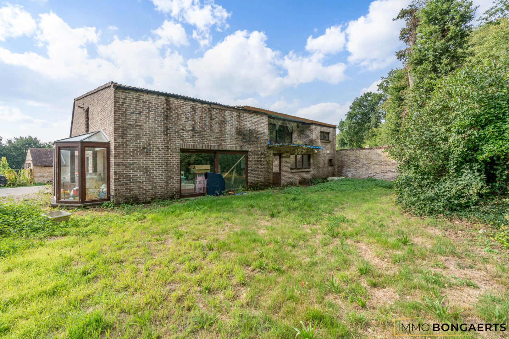 Rustig gelegen te renoveren woning op een uitzonderlijk perceel - foto 3