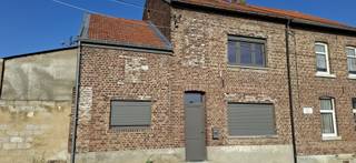 RUIME GEZINSWONING MET POTENTIEEL IN BOMMERSHOVEN BORGLOONBen je op zoek naar een woning die je volledig naar jouw smaak kan afwerken?Deze te...