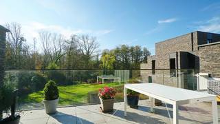 Recent luxe duplex-appartement van 123m² + ruim terras van 22m² met mooi zicht op het natuurgebied “Broekelei” en is zuid-west georienteerd.Het...