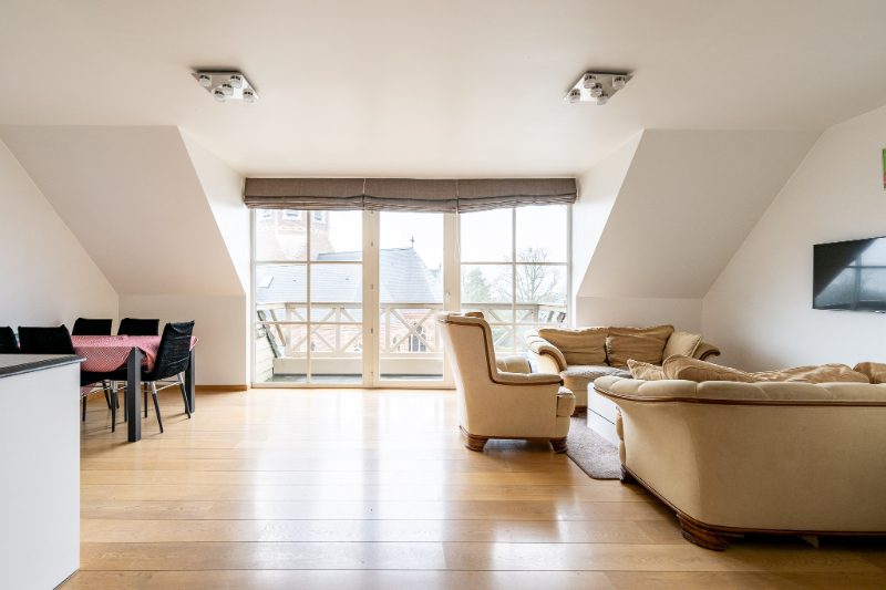 Ruim duplexappartement in het centrum van Oostnieuwkerke met adembenemende vergezichten! - foto 5