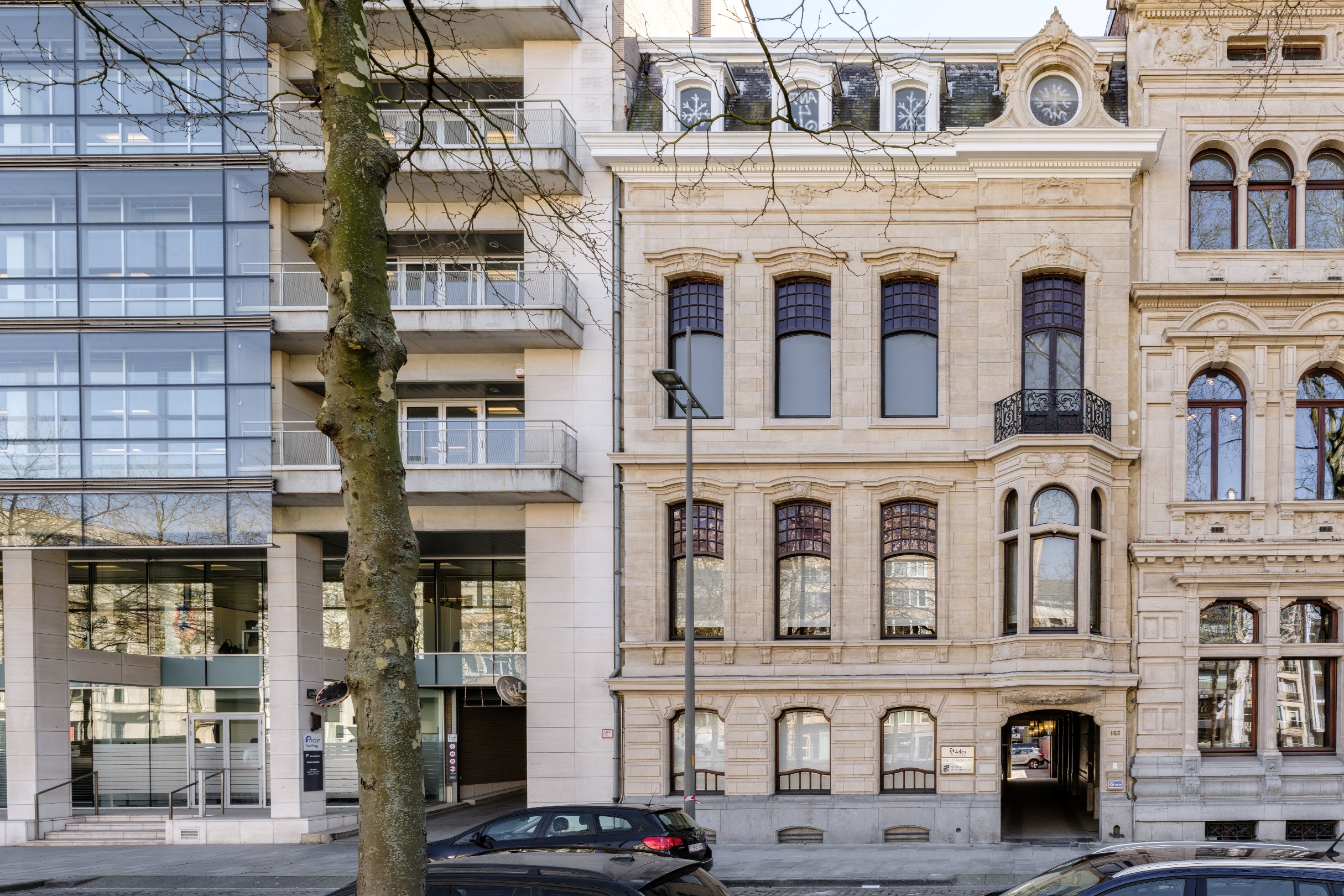 Prestigieux et polyvalent immobilier à vendre - photo 1