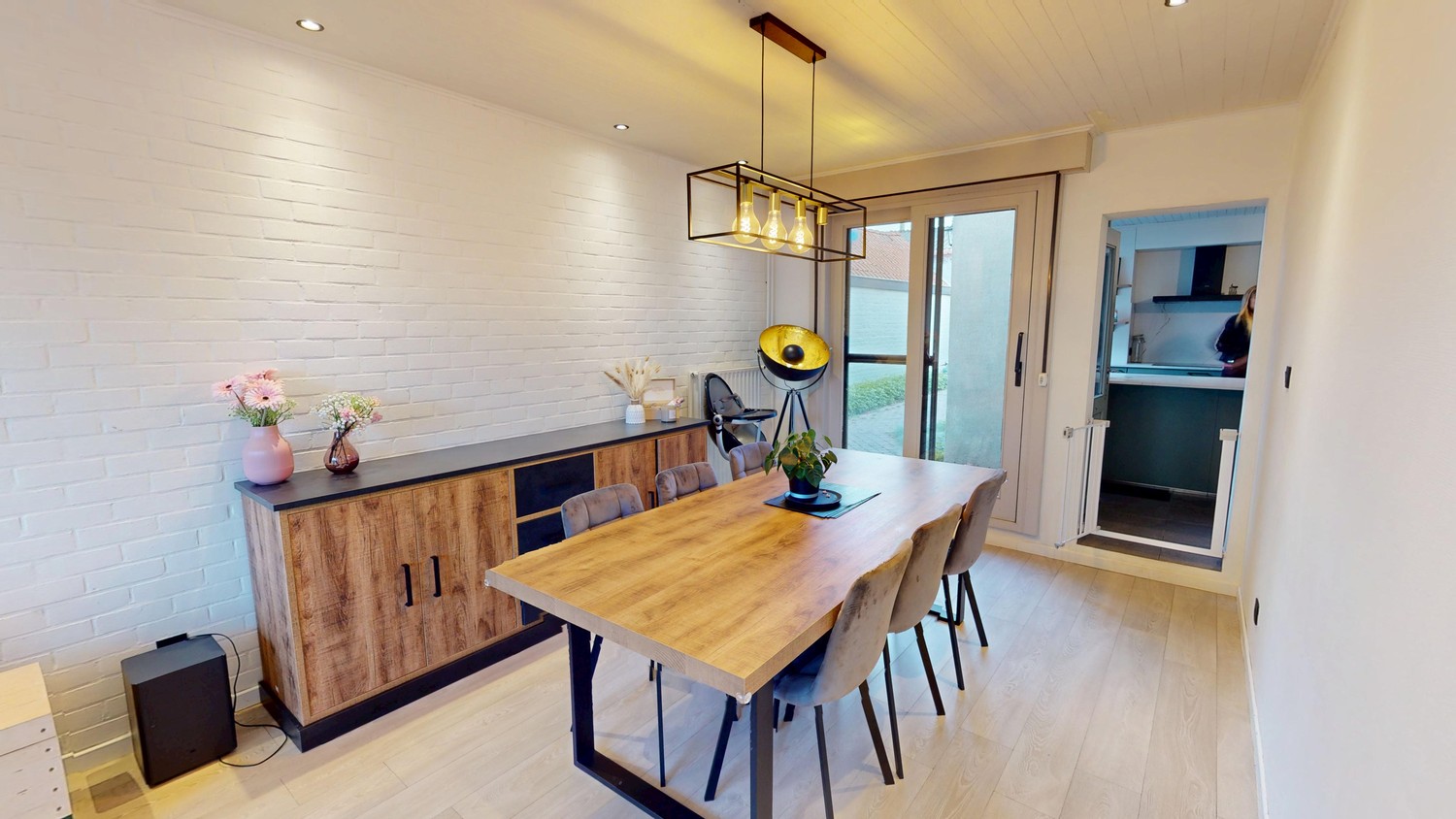 Gerenoveerde gezinswoning met 4 slaapkamers - foto 4