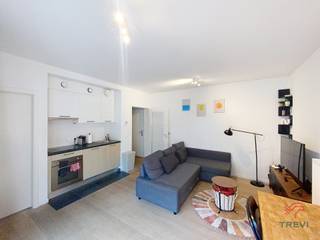 Europese wijk. Prachtig ONGEBOUWDE appartement met 1 slaapkamer van ±45 m² op de 8e verdieping van een gebouw uit 2014. Entreehal met...