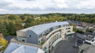 Ontdek deze unieke, adembenemende, architecturale penthouse, gesitueerd op de meest gekoesterde locatie van Brasschaat. Alles...